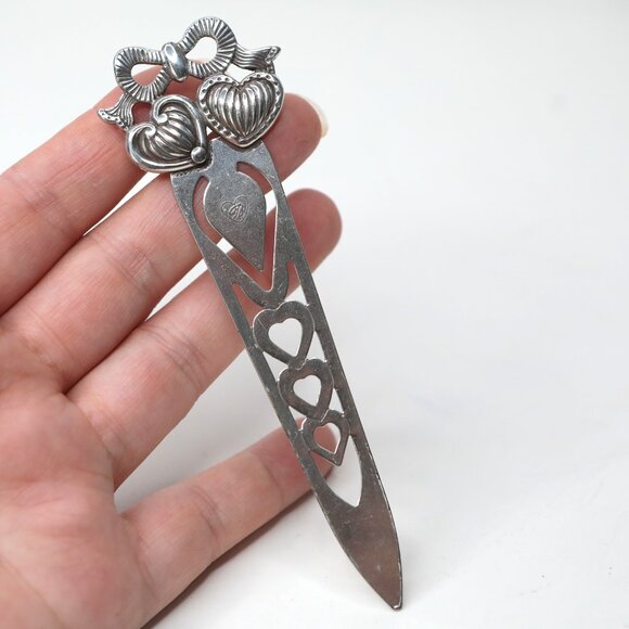 Vintage Brighton Bow Heart Retired Bookmark Silver Tone Metal Bookworm Taiwan - Picture 3 of 9